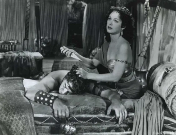 Fig. 4. Hedy Lamarr y Victor Mature  en Sansón y Dalila. 1949. Paramount 
