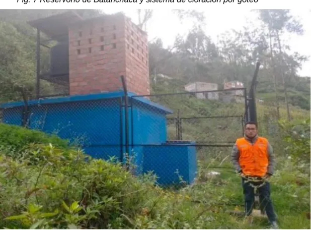 Fig. 8 Tesista mostrando el reservorio de Batanchaca 