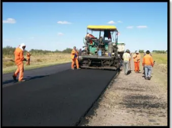 Figura 5: Trabajos de pavimentación de una vía con asfalto 