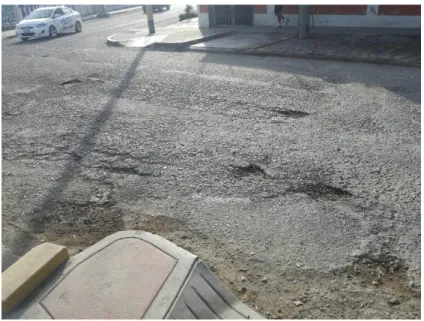 Figura  52   Huecos en la vía 