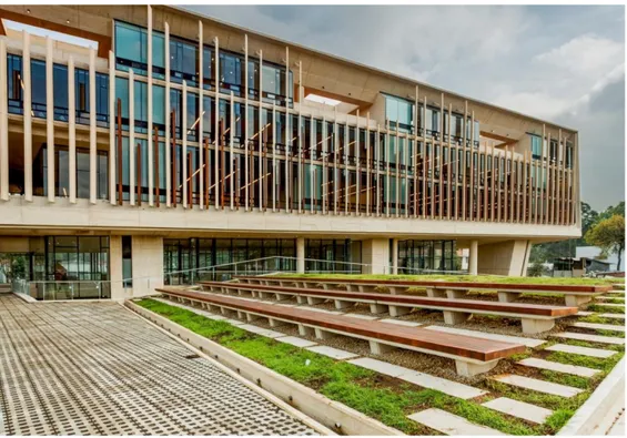 Figura 2. Edificio Facultad de Enfermería Universidad Nacional de Colombia / Leonardo Álvarez Yepes  Fuente: 