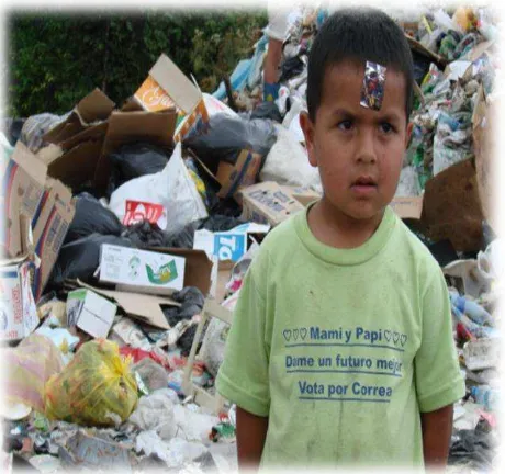 Fig. No. 1  Niño en el botadero de basura del barrio Jardines del Sol 