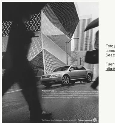 Foto publicitaria del Volkswagen Phaeton que utiliza como fondo el edificio de la Biblioteca Central de Seattle