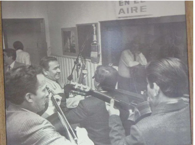 Figura 7: Guitarristas en Radio Quito  