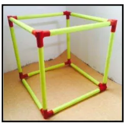 Figura 12. Estructura de Cubo construido en varitas 