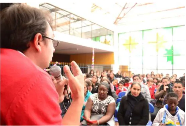 Figura 7: fotografía de la discusión con los estudiantes y los padres de Familia. 