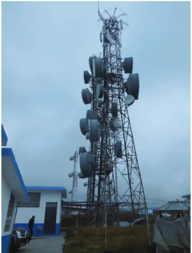 Figura 1.3: Torre de telecomunicación autosoportada 3