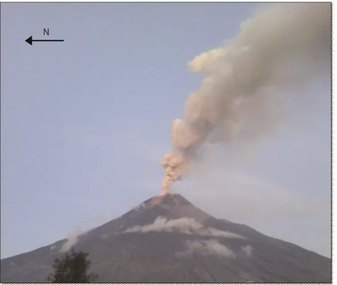 Figura  3-5  Columna  eruptiva  débil  generada  durante  la  actividad  de  marzo  2013  (6/03/2013)  en  el  volcán  Tungurahua  vista  desde  Pillate  (UTM:  776144;  9839102)