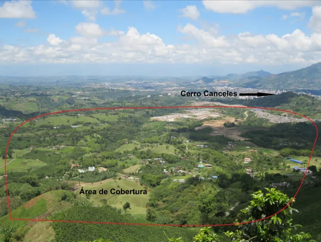 Figura 15. Vista desde el alto Morrón hacia el Cerro Canceles y el área de  cobertura de la red 