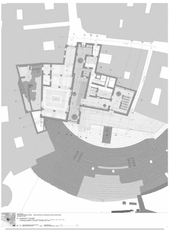 FIG. 1.- Planimetría de las diversas fincas de la Posada del Mesón y colindantes, situadas sobre la  orchestra y la scaena del antiguo teatro romano.