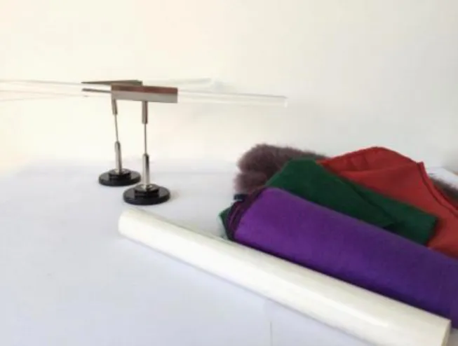 Figura 1. Kit de elementos de electrostática.  
