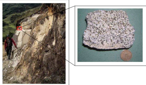 Foto 10.- Afloramiento y muestra R-CH-27 (UTM: 679220 E / 9652128 N), de la  granodiorita de Tuntún