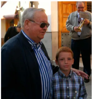 Figura 1. D. Vicente Peirats, director,   con su nieto Vicente.  