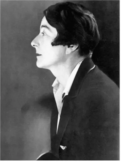 Fig. 1. Retrato de Eileen Gray realizado  por Berenice Abbot en Paris, 1926.