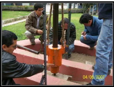 Foto N° 2.1.10 Se señala la marca del emisor 3 en el martillo. 