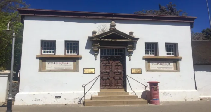 Figura 1 .  Raadsaal, primer edificio de Bloemfontein, Estado Libre de Orange. Blog de Banderas (2013) 