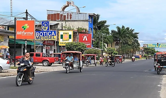 Tabla 3. Percepción de los avisos publicitarios como  agentes de contaminación visual en  la ciudad de Iquitos, según tamaño 