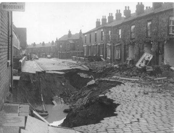 Figura 2.1: Colapso de sistema de alcantarillado, calle Fylde, Fernworth, Lancashide, Gran Bretaña (Bolton History Centre, 1957)