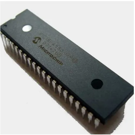 Figura 1.4: Microcontrolador PIC de Microchip.