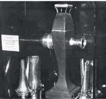 Fig. 2 Endoscopio de Bozzini, expuesto en la sede del  