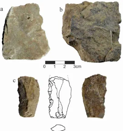 Figure 8.31  – Limestone artefacts in Unit V: a) Unbroken simple flake (D42-25-unV-2003); b) Flake fragment (D42-29-unV-2003); c) Broken retouched flake (I42-43-unV-2009), dorsal (left) and ventral (right) faces