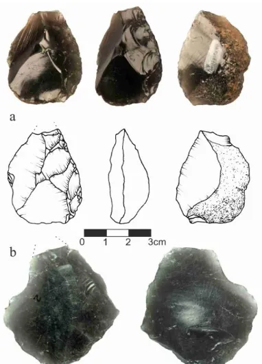Figure 8.32  – Unit V obsidian artefacts a) broken retouched flake (F42-3-unV-2003); dorsal face (left), sagital view  (middle) and ventral face (right); b) broken unretouched flake (G41-1-unV-2002), dorsal (left) and ventral (right) faces