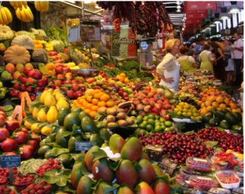 Figura 6: Exposició de fruites, verdures i hortalisses. Mercat de la Boqueria, Barcelona