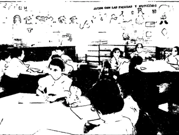 Foto no 06: Niños  y  niñas concluyendo el llenado del Pre-Test. 