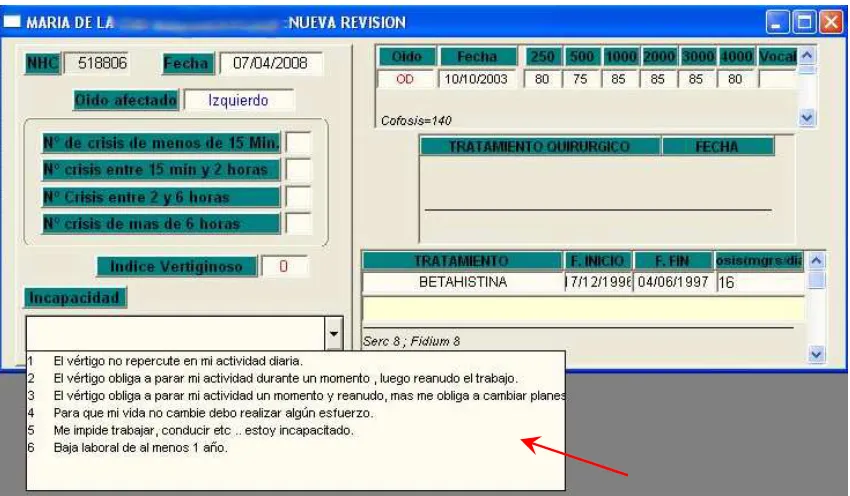 Figura 10.- Pantalla de revisiones de los pacientes introducidos en el programa. (La flecha indica el menú desplegable de ayuda que proporciona el programa)