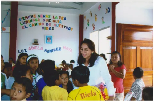 Foto con niños que reciben apoyo escolar en el proyecto Ballenita