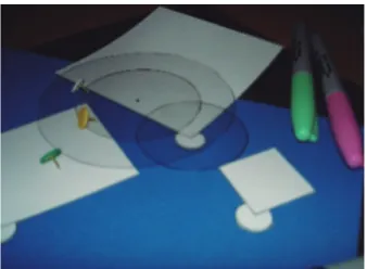 figuras geométricas en cartulina y una hoja de fomi, para colocar ahí los mate-Los materiales empleados fueron: micas circulares (transparentes), tachuelas, riales anteriores (Figura 3)
