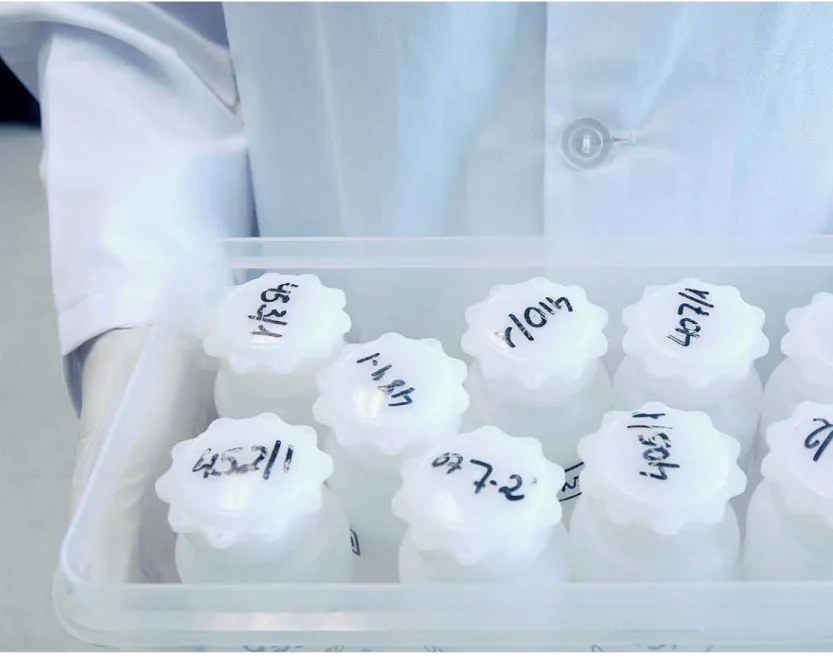 taba aceptada oficialmente la  existencia de 112 elementos,  de los que solamente 92 tienen  presencia natural