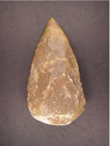 Fig. 1: Bifaz encontrado en Chañe (Paleolítico Inferior) 