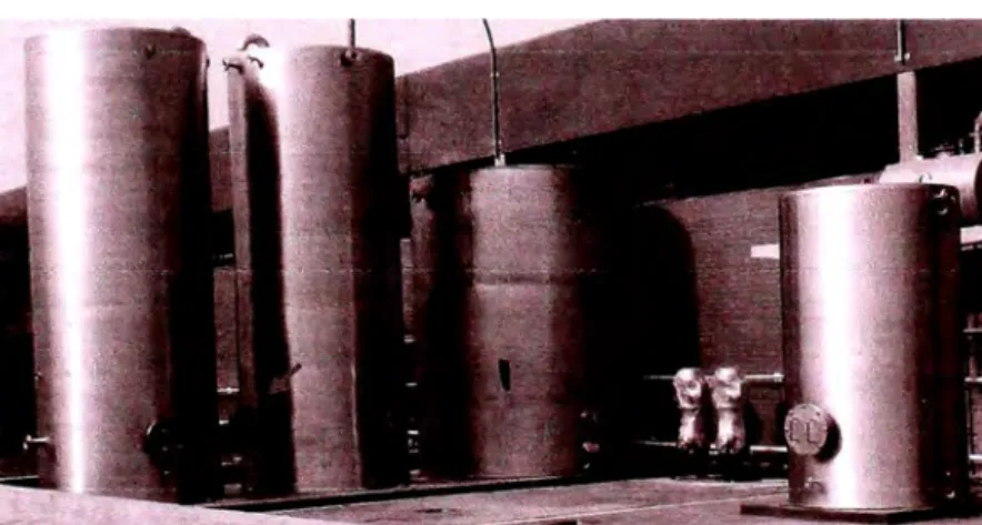 Figura N º  4.9 - Tanques de acero inoxidable en losa de concreto 