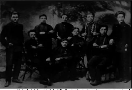 Foto de inicios del siglo XX. Es el retrato de varios revolucionarios de  Bialystok. Primero a la derecha es Ruvke, el panadero que mató al jefe de la  Policía, Derkachev, el 27 de Mayo de 1906