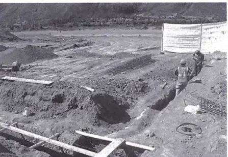 Foto 3.01  Excavación de cimientos corridos 