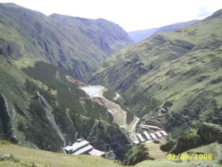 Foto 3: Valle en el naciente de la cuenca del Huallaga.