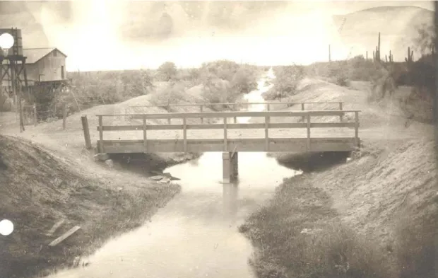 Foto tomada sobre el puente de la calle A. 