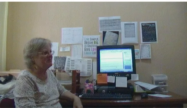 Fig. 10: Entrevista con profesora del Centro de Idiomas en su oficina. 