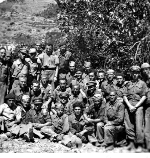 Foto tomada en Pradell de la  Teixeta , probablemente el 23 de  julio de 1938, en vísperas de la  batalla del Ebro, donde muchos de  ellos caerían en combate.