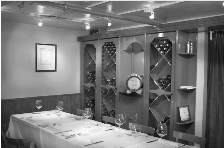 ILLUSTRATION 2-2 The private dining room at Mortimer’s Idaho Cuisine in Boise, Idaho, doubles as a wine storage area.