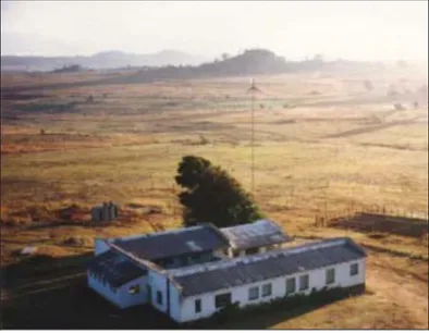 Foto 2.1. Utilización de un aerogenerador de baja potencia en una casa rural en Zimbabwe