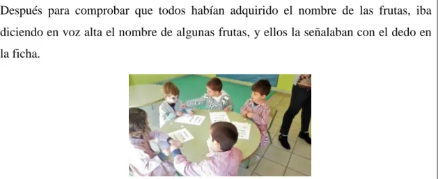Ilustración 4. Equipo azul realizando la ficha de la actividad 1 .