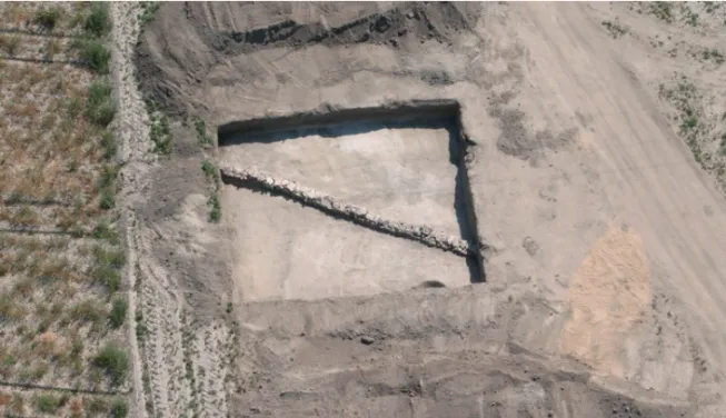 Fig. 4. Vista aérea desde el oeste del sector oriental de la excavación en el yacimiento de Las  Cotarrillas (según Strato, 2004b)