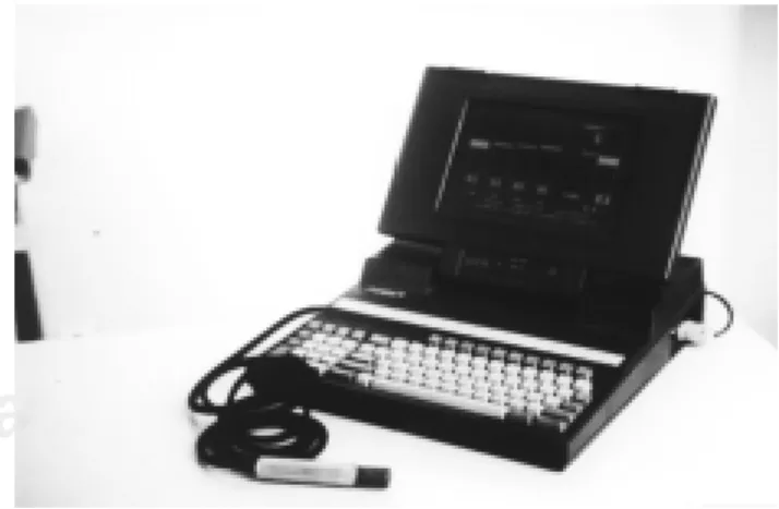 Figura 2. Sonda conectada a computadora portátil. La computado- computado-ra interpreta la emisión de computado-radiaciones gamma y los expresa en una figura numérica.