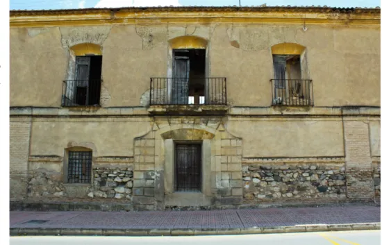 Ilustración 6.  Fachada principal de la posada de Librilla donde se aprecia   el acceso peatonal a la hospedería  (Fotografía: Rosario Baños Oliver) 