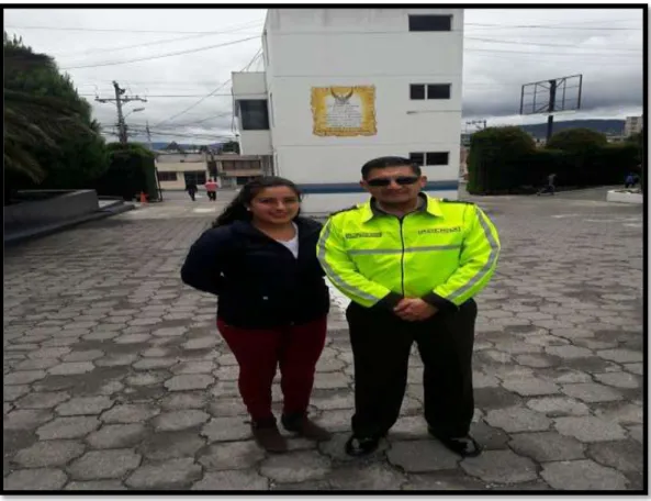 Foto 1 Socialización sobre el proyecto de tesis con el Coronel del comando de la  Policía Nacional de Tulcán