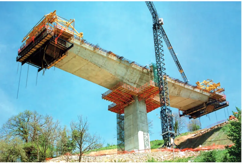 Fig. 10. Avance en voladizo de T de pila P1.