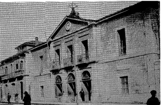 Fig.  l.-Ayuntamiento de  L/anes del arquitecto Andrés Coello,  ejemplo representativo de la arqui- arqui-tectura asturiana  del período isabelino