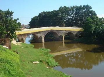 Ilustración 8. Puente sobre el río Yayabo. Foto tomada por el  autor.